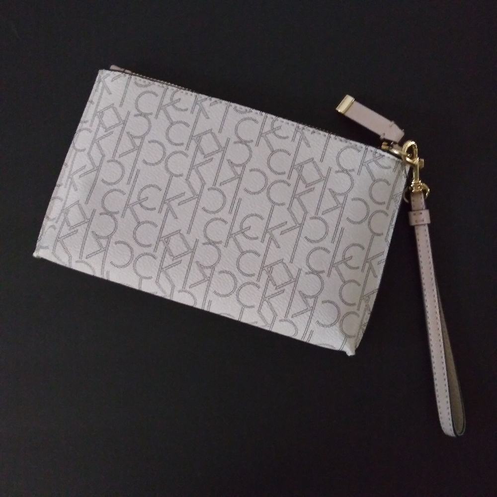 NWT CALVIN KIEIN LOGO WRISTLET CLUTCH POUCH BAG - Picture 5 of 10